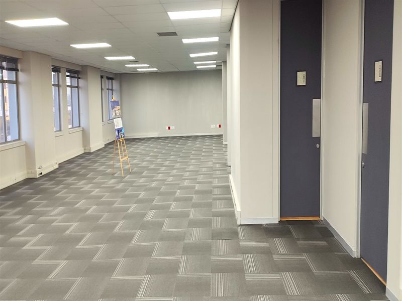 Offices to let in Rosebank - Photo 9