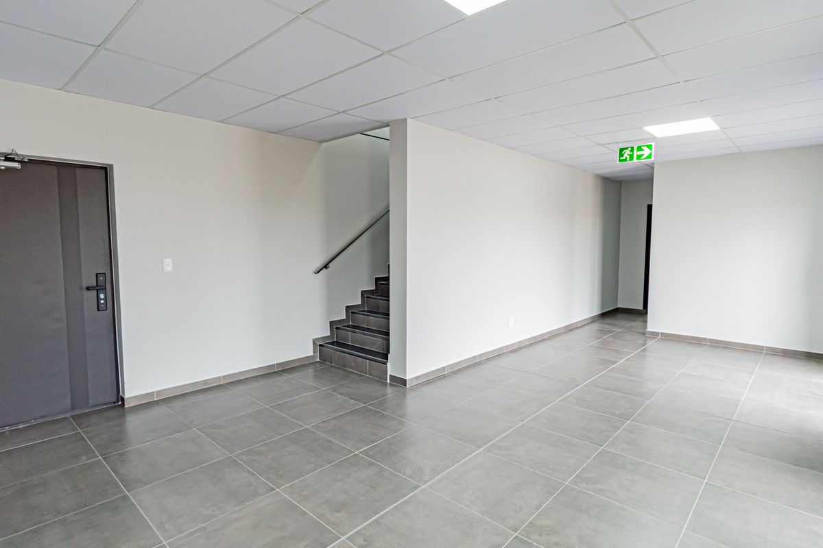 Brand-New A-Grade Industrial Asset | 596m2 | Prime Logistics Corridor with off-grid back up. - Photo 5