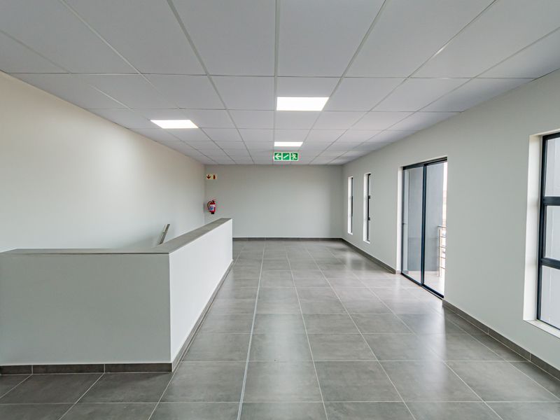 New A-Grade Warehouse | 596m2 | Superlink Access | Backup Power & Water - Photo 9