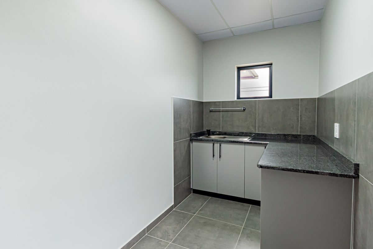 New A-Grade Warehouse | 596m2 | Superlink Access | Backup Power & Water - Photo 5