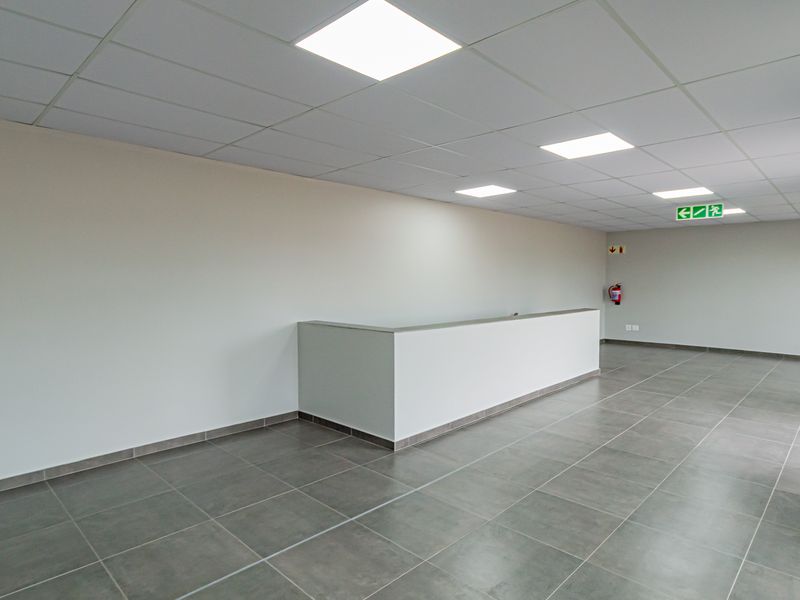 New A-Grade Warehouse | 596m2 | Superlink Access | Backup Power & Water - Photo 8