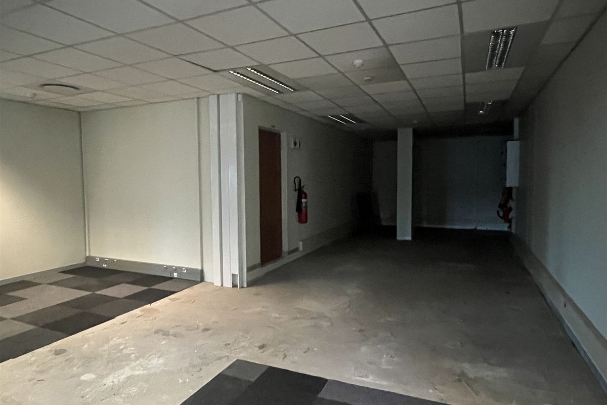 Office space available immediately Menlyn Corporate park - Photo 5