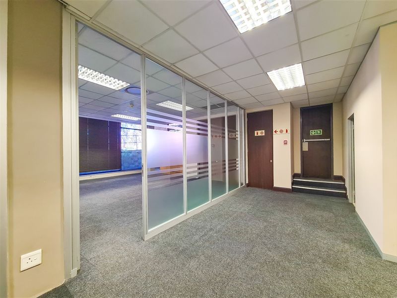 285m2 Modern Office to Let in Quadrum Office Park - Photo 8