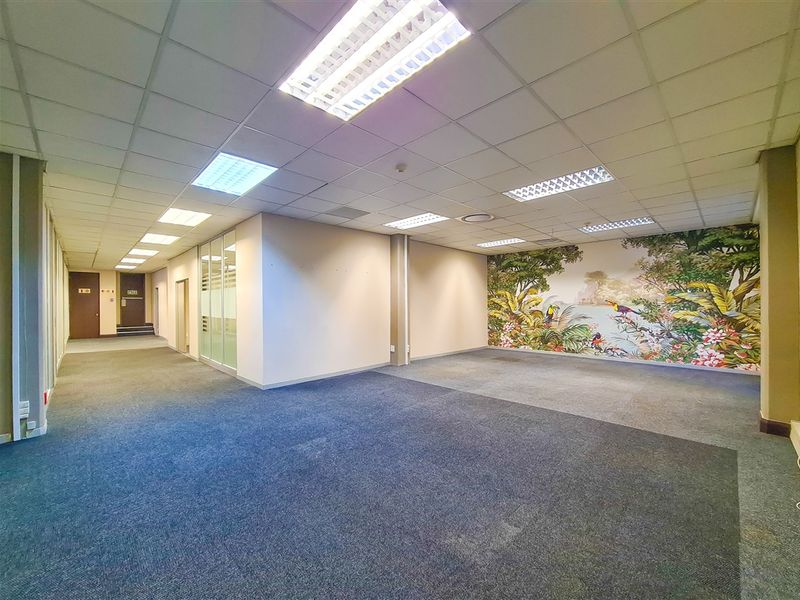 285m2 Modern Office to Let in Quadrum Office Park - Photo 1