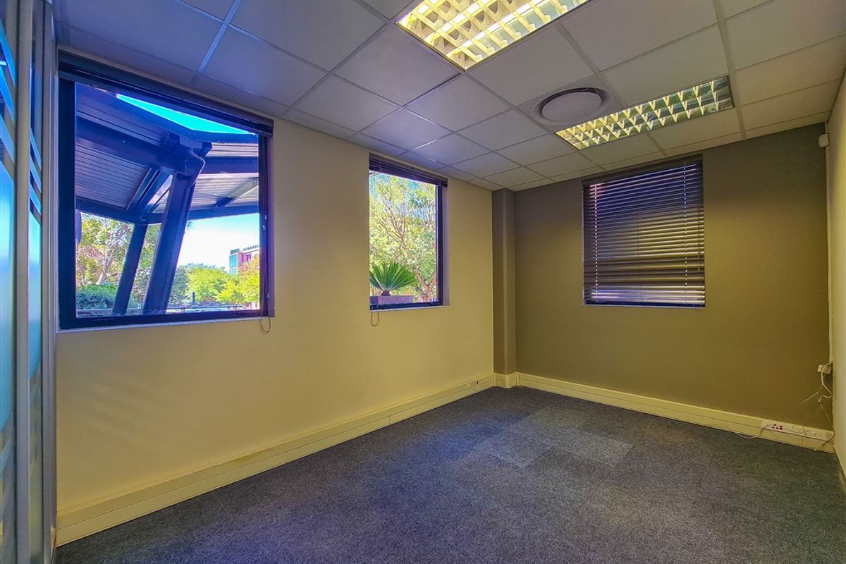 285m2 Modern Office to Let in Quadrum Office Park - Photo 3