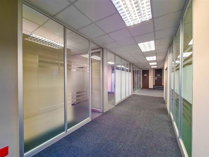 285m2 Modern Office to Let in Quadrum Office Park - Photo 4