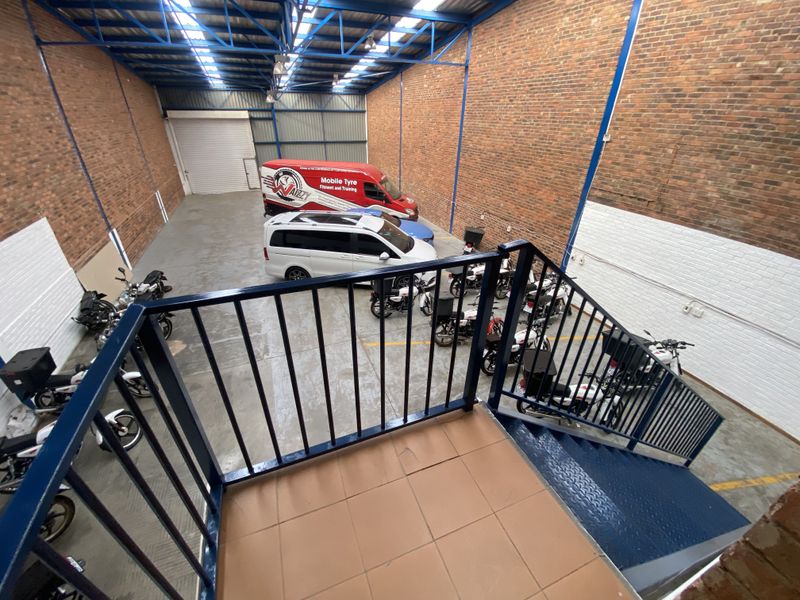 Fantastic office and warehouse for lease in Halfway House, Midrand. - Photo 7