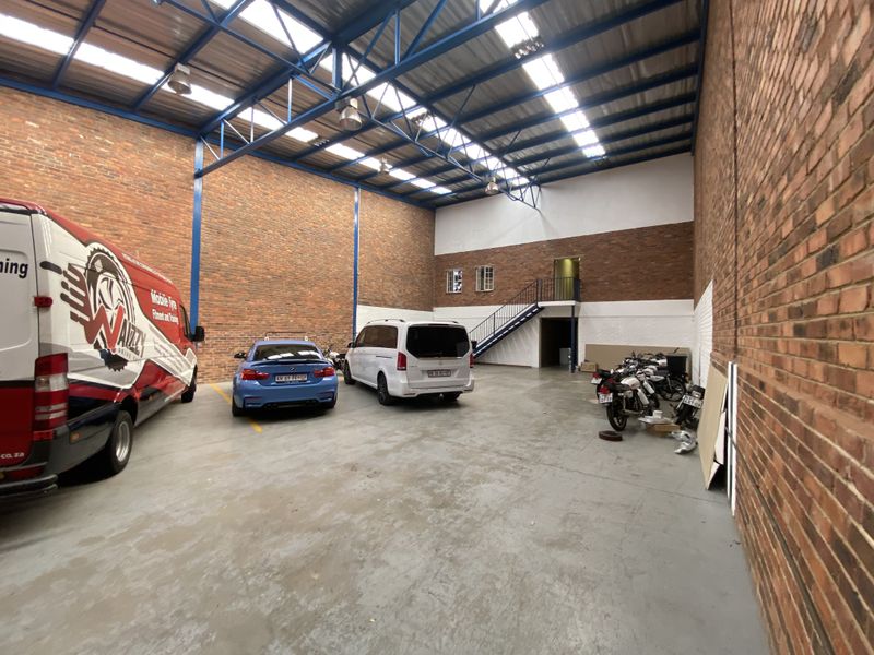 Fantastic office and warehouse for lease in Halfway House, Midrand. - Photo 5