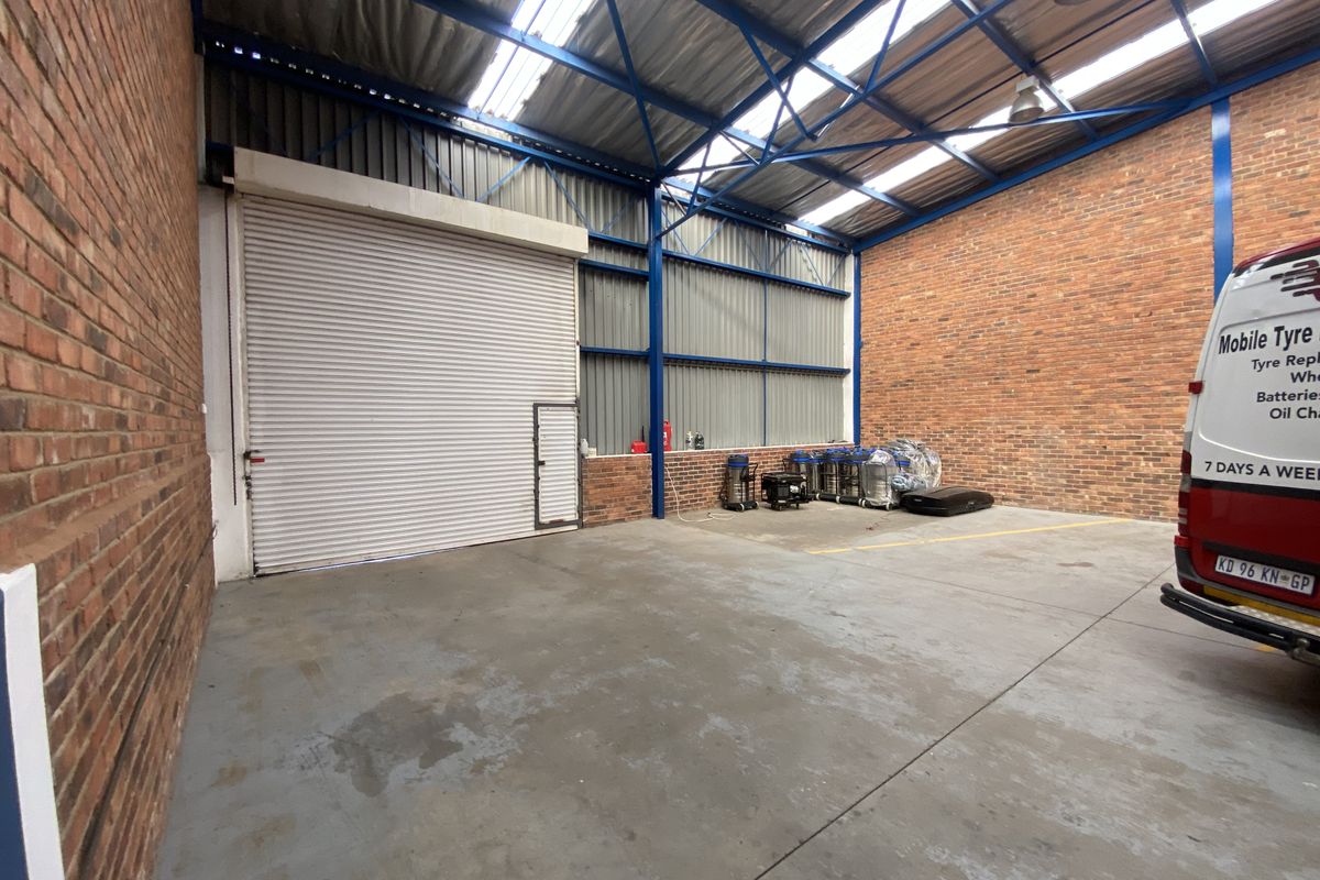 Fantastic office and warehouse for lease in Halfway House, Midrand. - Photo 4