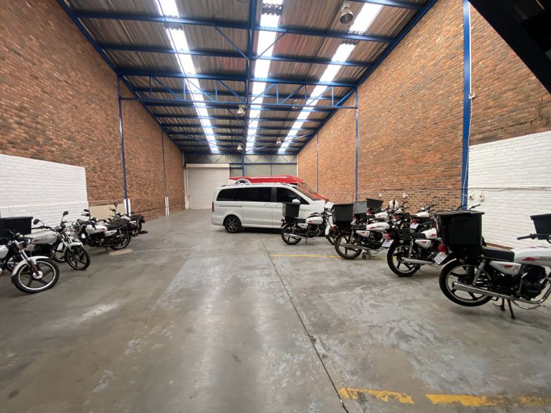 Fantastic office and warehouse for lease in Halfway House, Midrand. - Photo 3