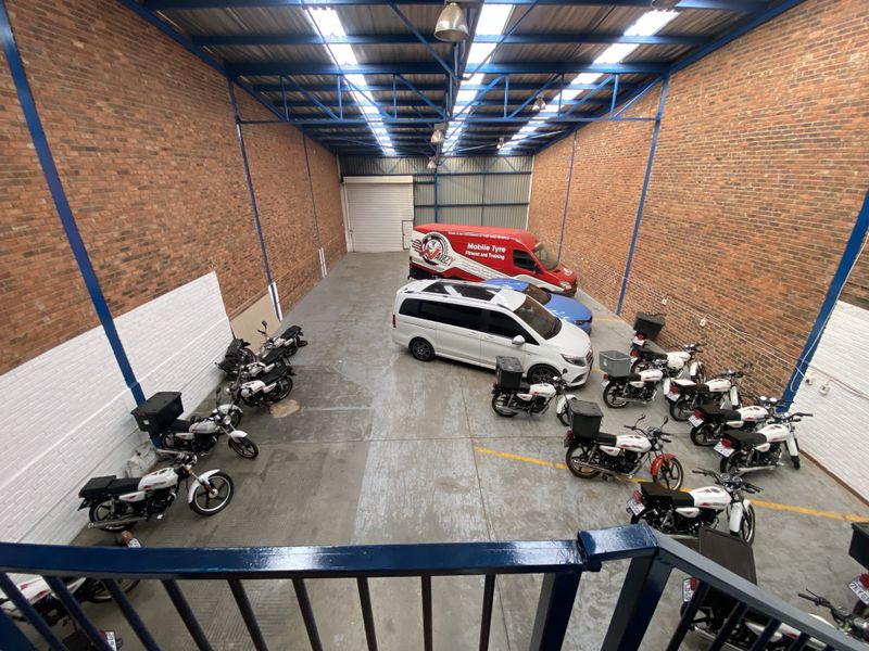 Fantastic office and warehouse for lease in Halfway House, Midrand. - Photo 2
