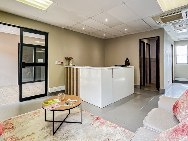 Smart Investment – Featherbrooke Office with Multi-Tenant Flexibility - Photo 3