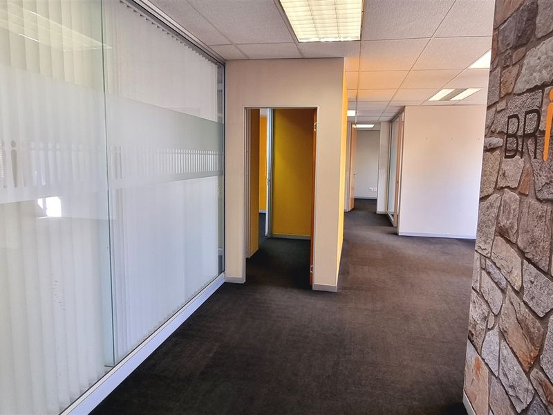 Office space to let in Block B in La Rocca Office Park - Photo 3
