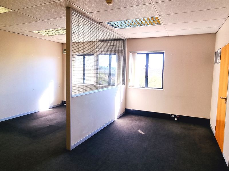 Office space to let in Block B in La Rocca Office Park - Photo 5