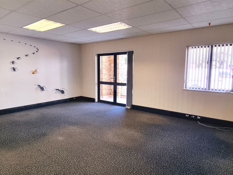 Office space to let in Block B in La Rocca Office Park - Photo 2