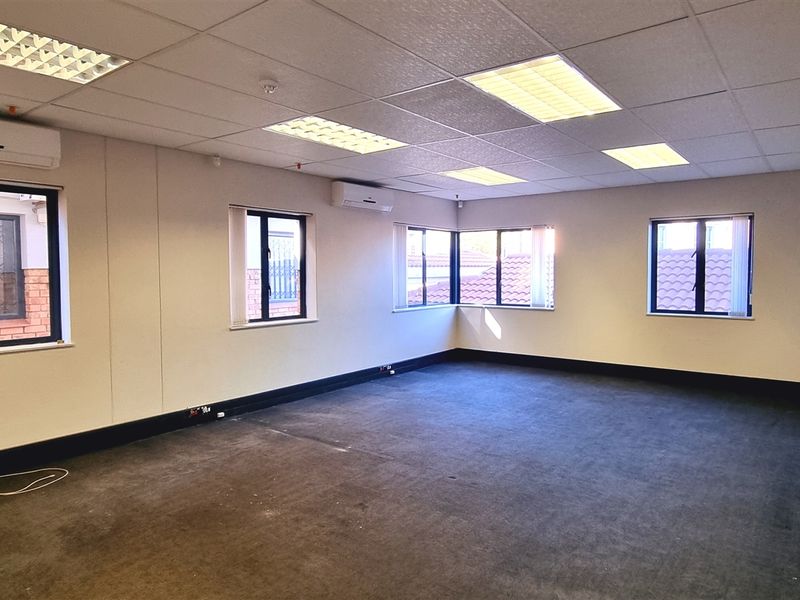 Office space to let in Block B in La Rocca Office Park - Photo 9