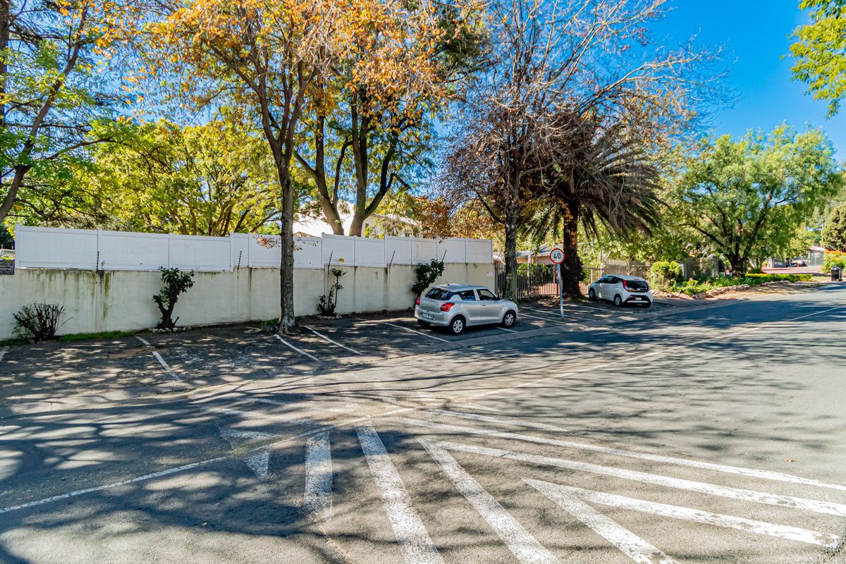 Prime Fourways Development Opportunity on 1 800 m2 | Bus 4 Zoning | Off-grid Water - Photo 3