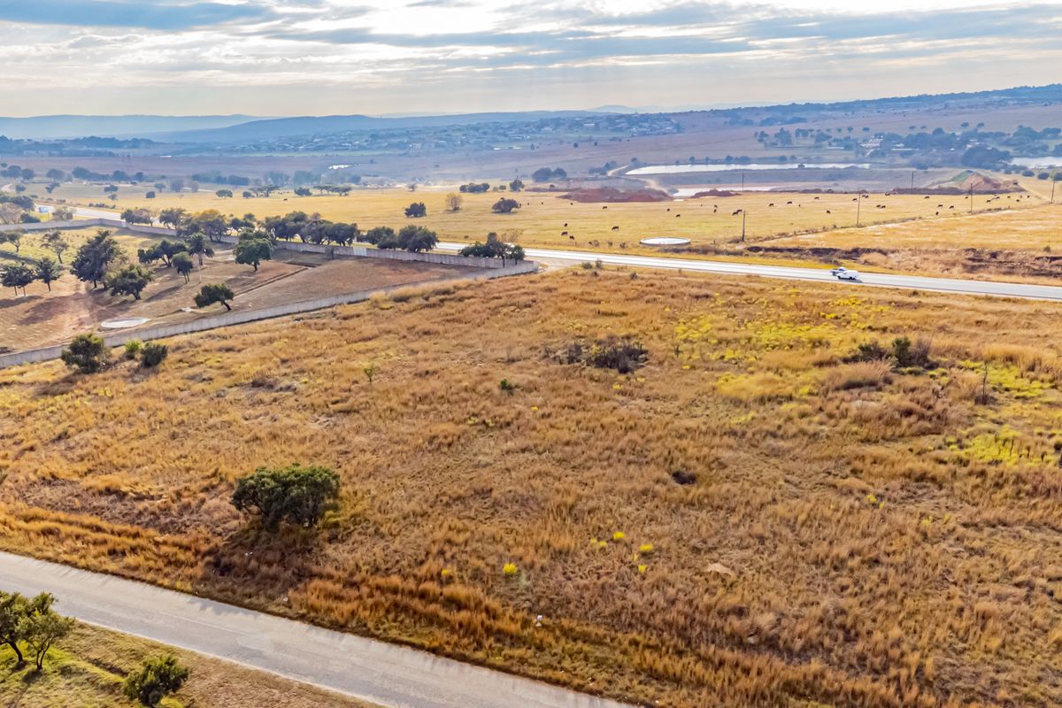 2.5 Ha Prime Vacant Land | Dual Road Frontage | R511 Corridor | Laezonia - Photo 3
