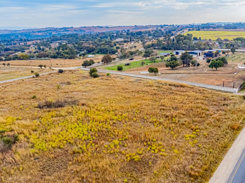 2.5 Ha Prime Vacant Land | Dual Road Frontage | R511 Corridor | Laezonia - Photo 2