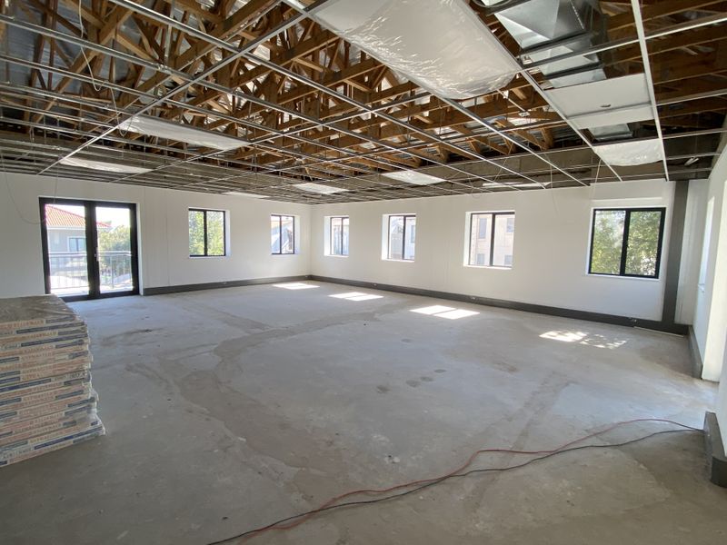 Office avalible for lease at Thorn Hill Office Park,Vorna Valley,Midrand. - Photo 9