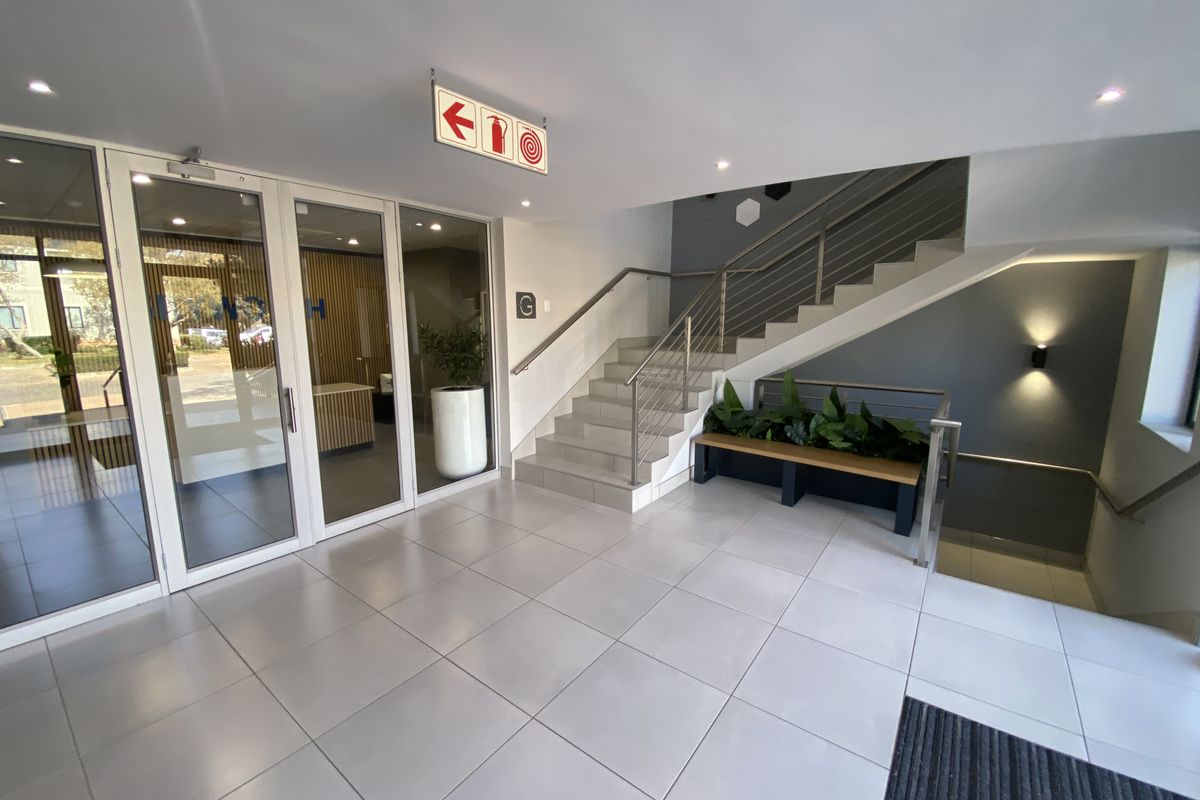 Office avalible for lease at Thorn Hill Office Park,Vorna Valley,Midrand. - Photo 2