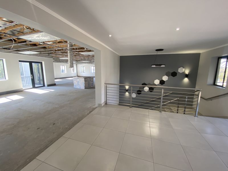 Office avalible for lease at Thorn Hill Office Park,Vorna Valley,Midrand. - Photo 3