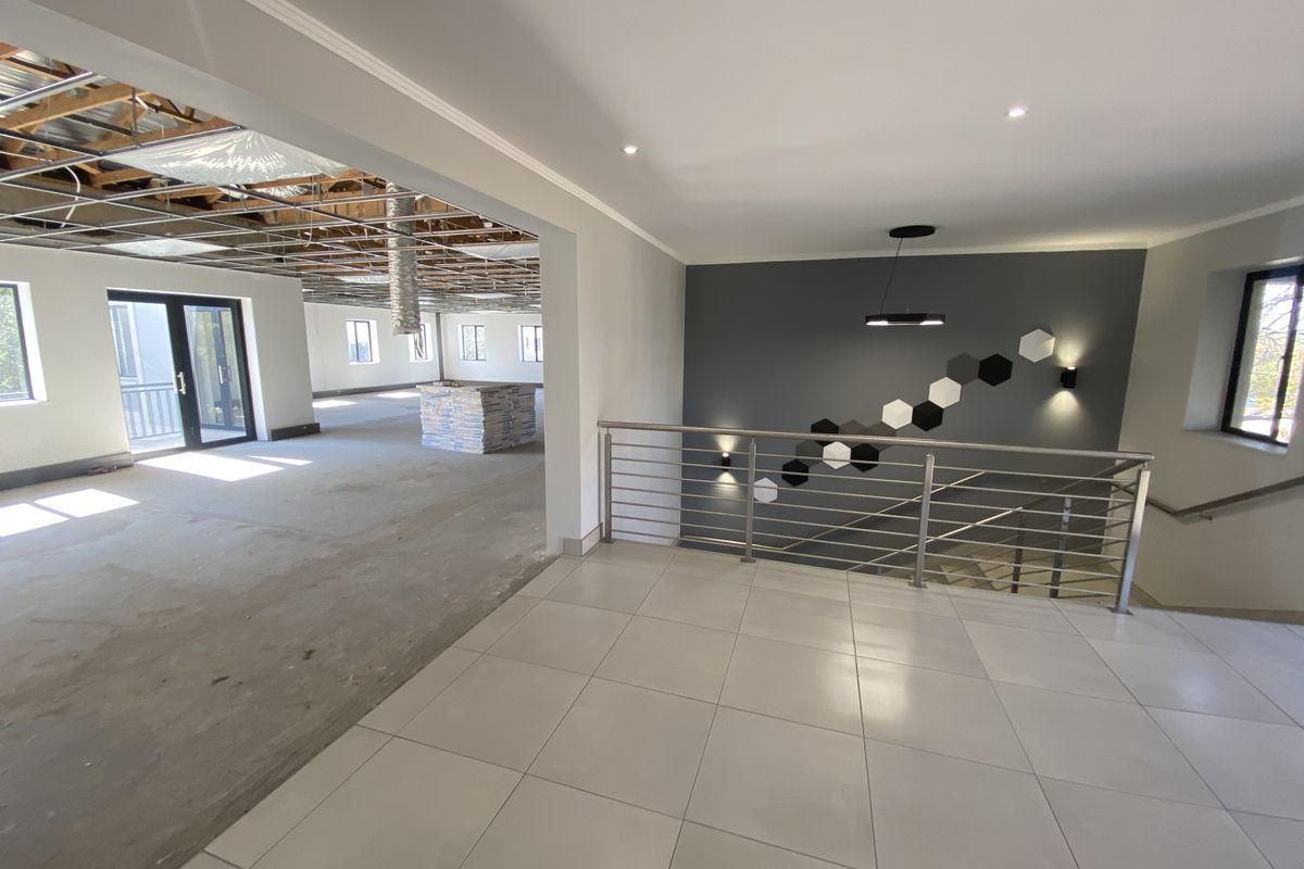 Office avalible for lease at Thorn Hill Office Park,Vorna Valley,Midrand. - Photo 3
