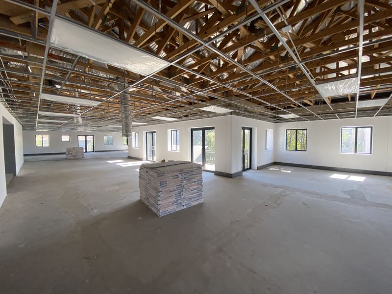 Office avalible for lease at Thorn Hill Office Park,Vorna Valley,Midrand. - Photo 4