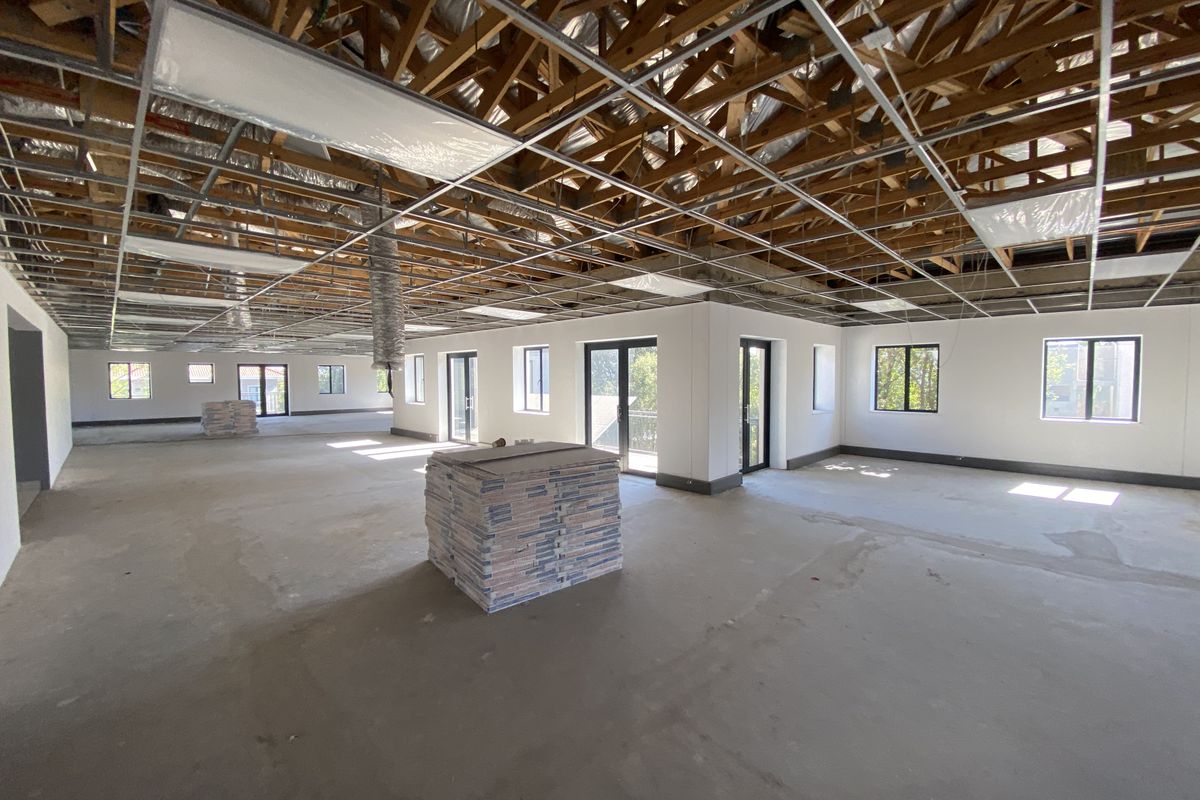 Office avalible for lease at Thorn Hill Office Park,Vorna Valley,Midrand. - Photo 4