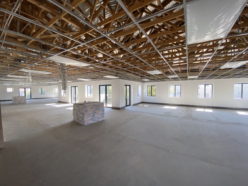 Office avalible for lease at Thorn Hill Office Park,Vorna Valley,Midrand. - Photo 5