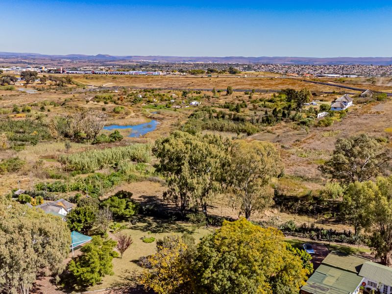 12.8 Ha Prime Development Land | Adjacent to Tanganani | Income-Generating Lodge Included - Photo 2