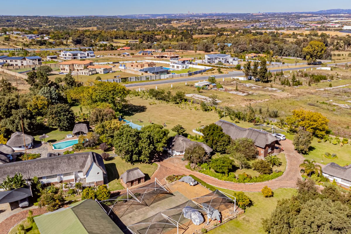 12.8 Ha Prime Development Land | Adjacent to Tanganani | Income-Generating Lodge Included - Photo 4