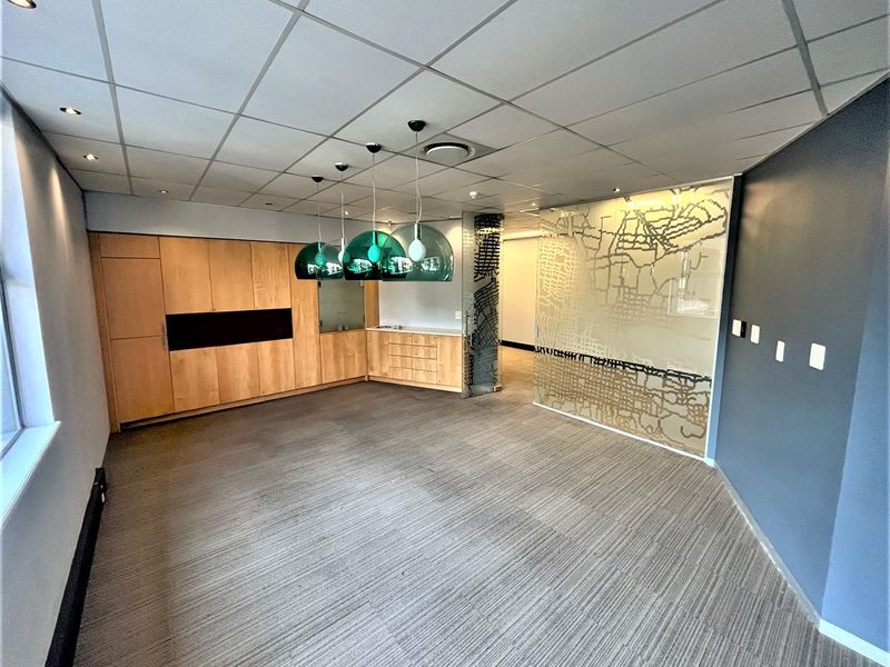 Office space to let in Parktown - Photo 6