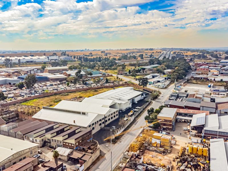Multi-Warehouse Facility : Super-Link Access : Exceptional access to Highways. - Photo 2