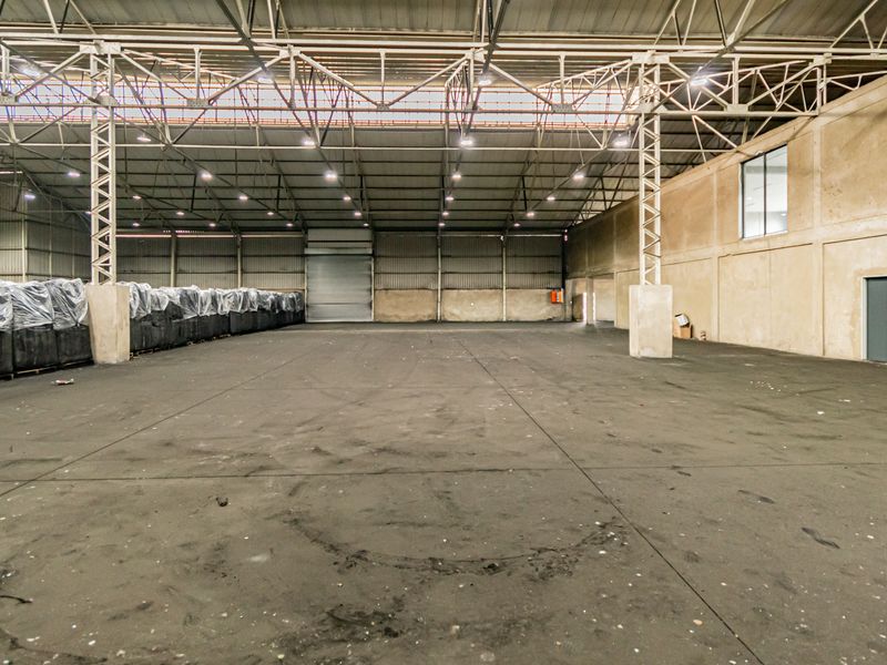 Multi-Warehouse Facility : Super-Link Access : Exceptional access to Highways. - Photo 10