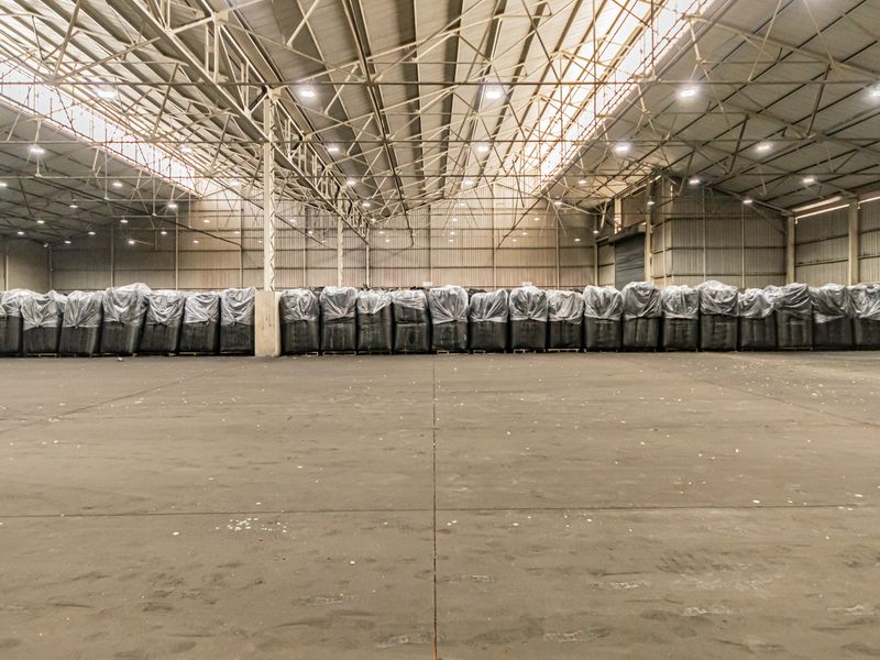 Multi-Warehouse Facility : Super-Link Access : Exceptional access to Highways. - Photo 8