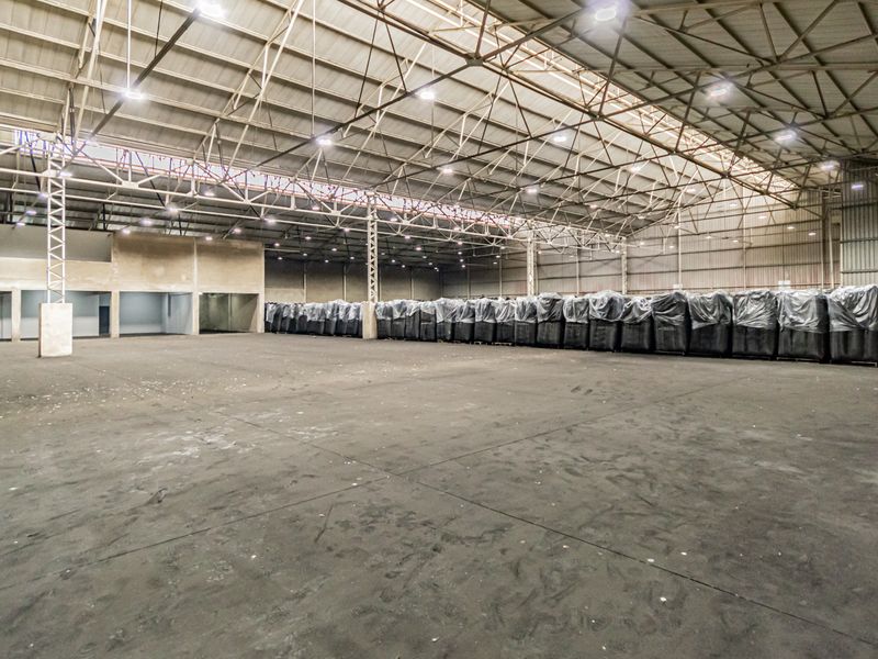 Multi-Warehouse Facility : Super-Link Access : Exceptional access to Highways. - Photo 7