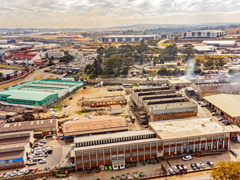 Multi-unit industrial park : Ample Power : Space for Future Expansion - Photo 4