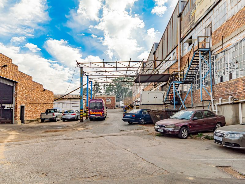 Multi-unit industrial park : Ample Power : Space for Future Expansion - Photo 8