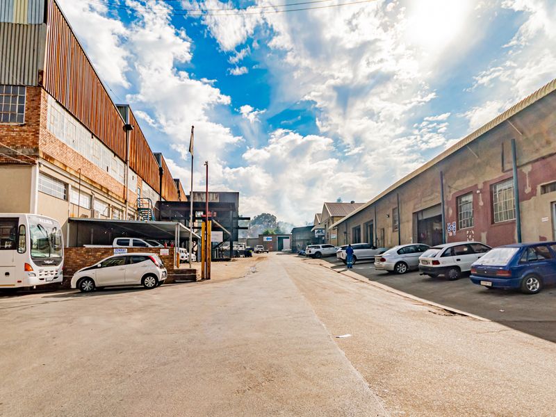 Multi-unit industrial park : Ample Power : Space for Future Expansion - Photo 6