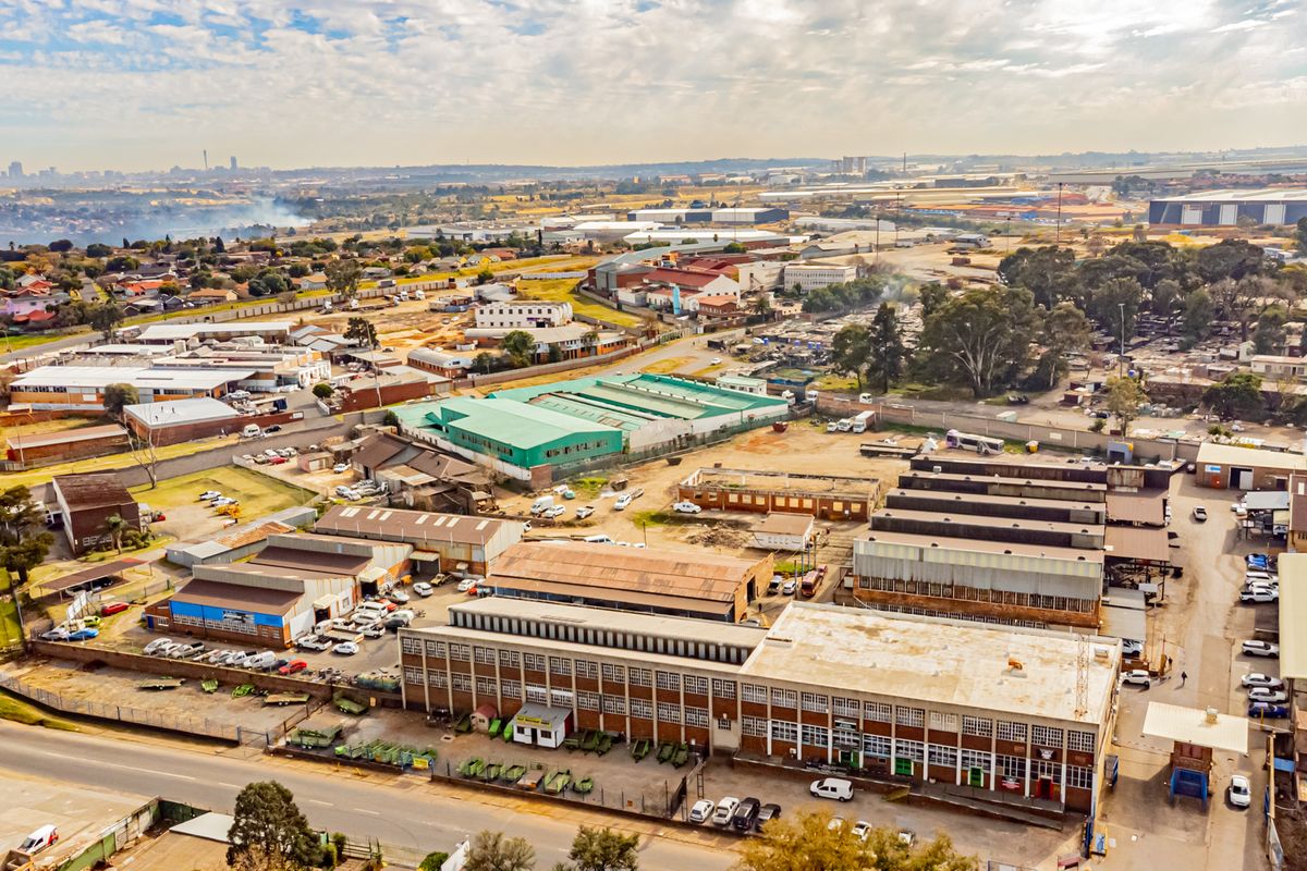 Multi-unit industrial park : Ample Power : Space for Future Expansion - Photo 2
