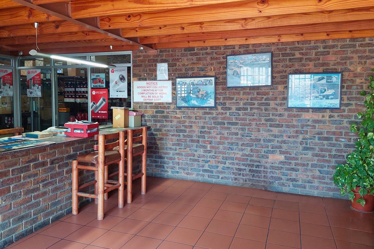 Prime Industrial Property with Comprehensive Facilities - Photo 2