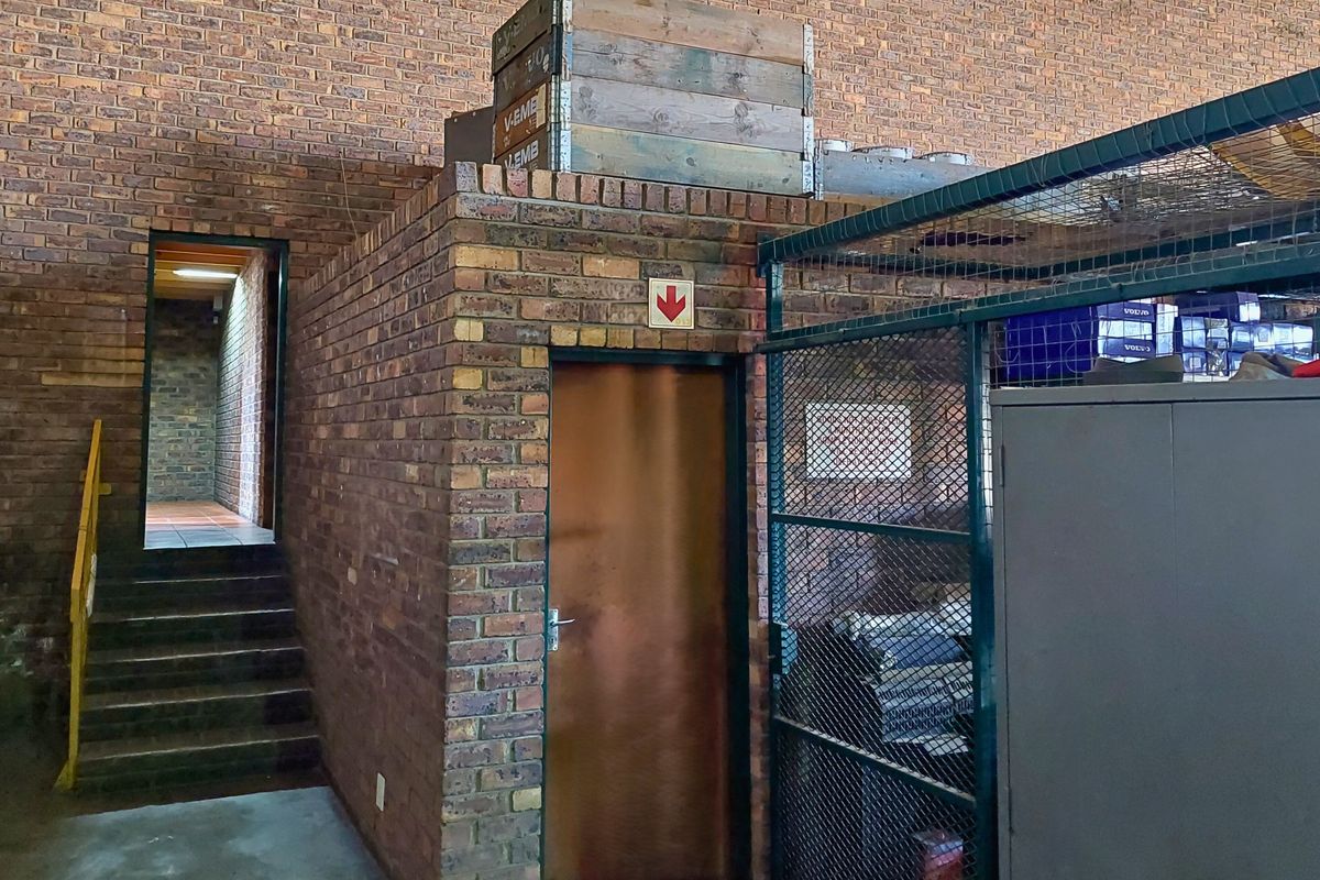 Prime Industrial Property with Comprehensive Facilities - Photo 5