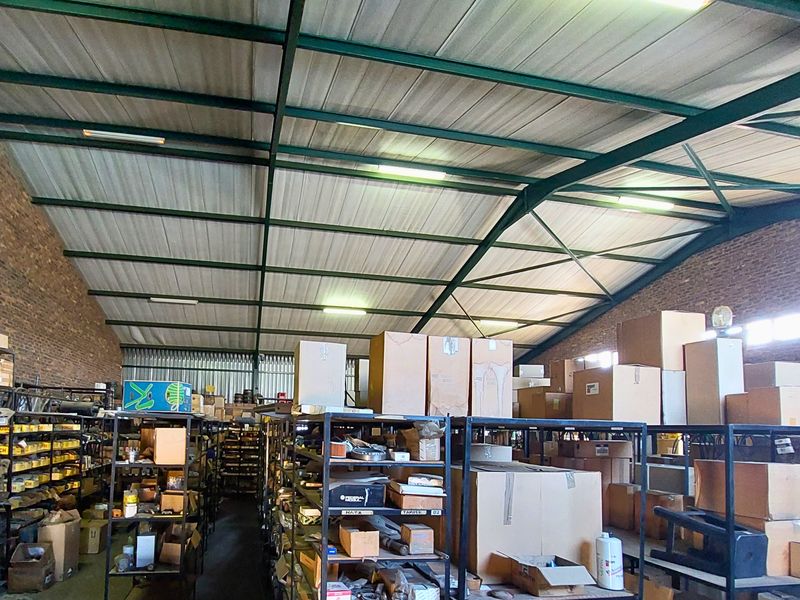 Prime Industrial Property with Comprehensive Facilities - Photo 4