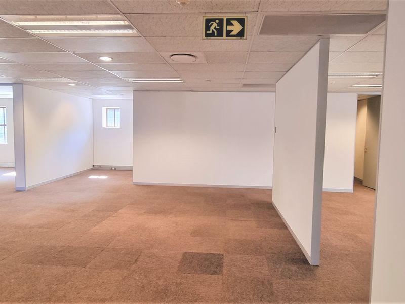 Office space to let in Eton Office Park - Photo 6