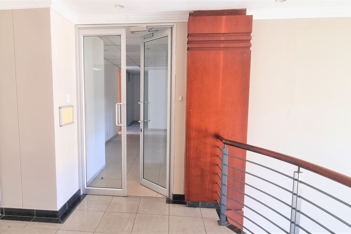 Office space to let in Eton Office Park - Photo 2