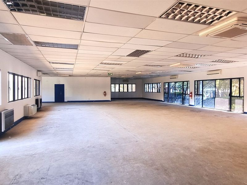 Office space to let on the Ground floor of 21 Saddle Drive in Woodmead Office Park - Photo 3