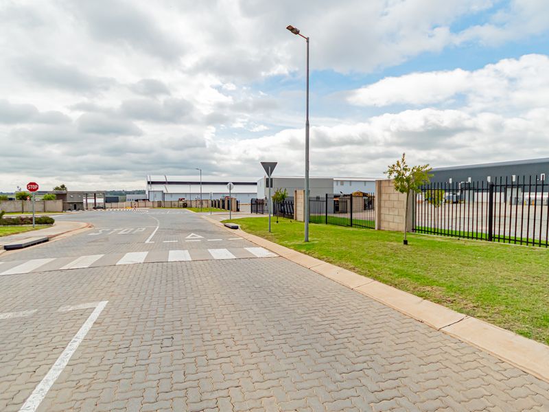 Industrial Property for Sale | Limeroc Business Park | Centurion |  Backup Off-grid Utilities - Photo 9