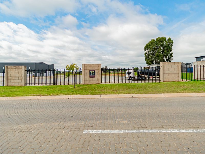 Industrial Property for Sale | Limeroc Business Park | Centurion |  Backup Off-grid Utilities - Photo 8