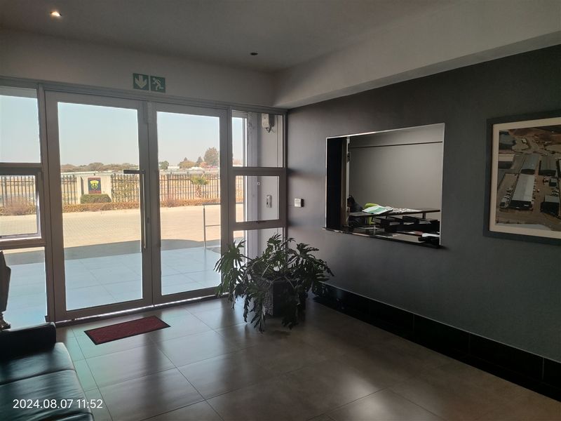 2306m2 warehouse FOR SALE at 24 856 550.00 plus vat - Photo 9